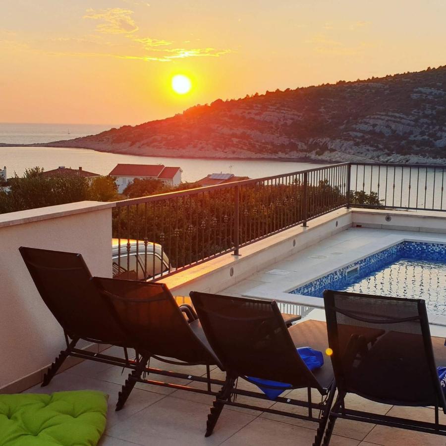 Villa Diomedes With The Sea View And The Pool Rogoznica  Bagian luar foto